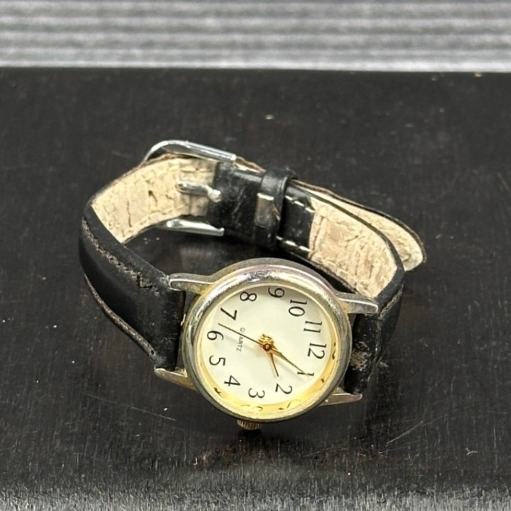 Geneva Quartz Watch Black Strap Gold Tone Bezel Japan Movt Y2k vtg